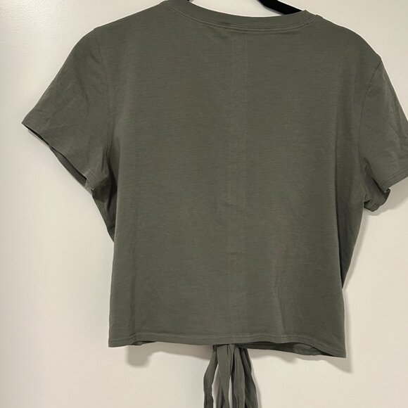 Lululemon Tie T-shirt - Picture 3 of 3